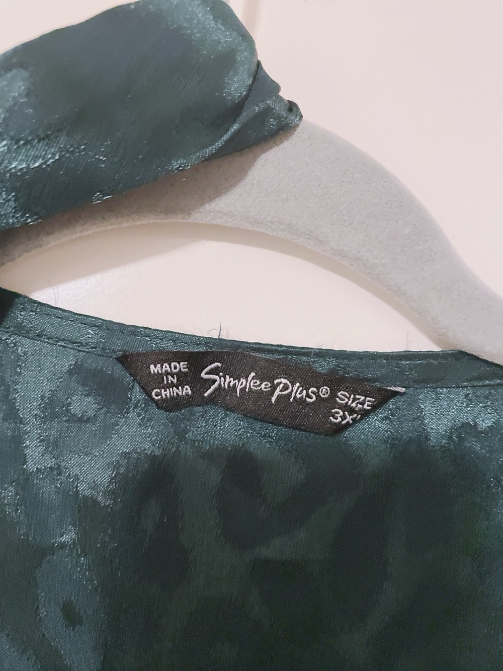 Simplee Apparel Emerald Green High-Low Wrap Dress with Tie Waist Size 3X - Picture 7 of 10